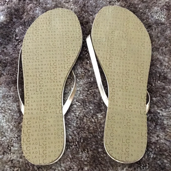 mens brown leather flip flops
